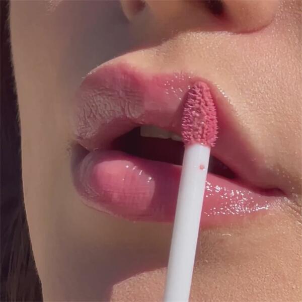 How to Customize Lip Gloss Tubes