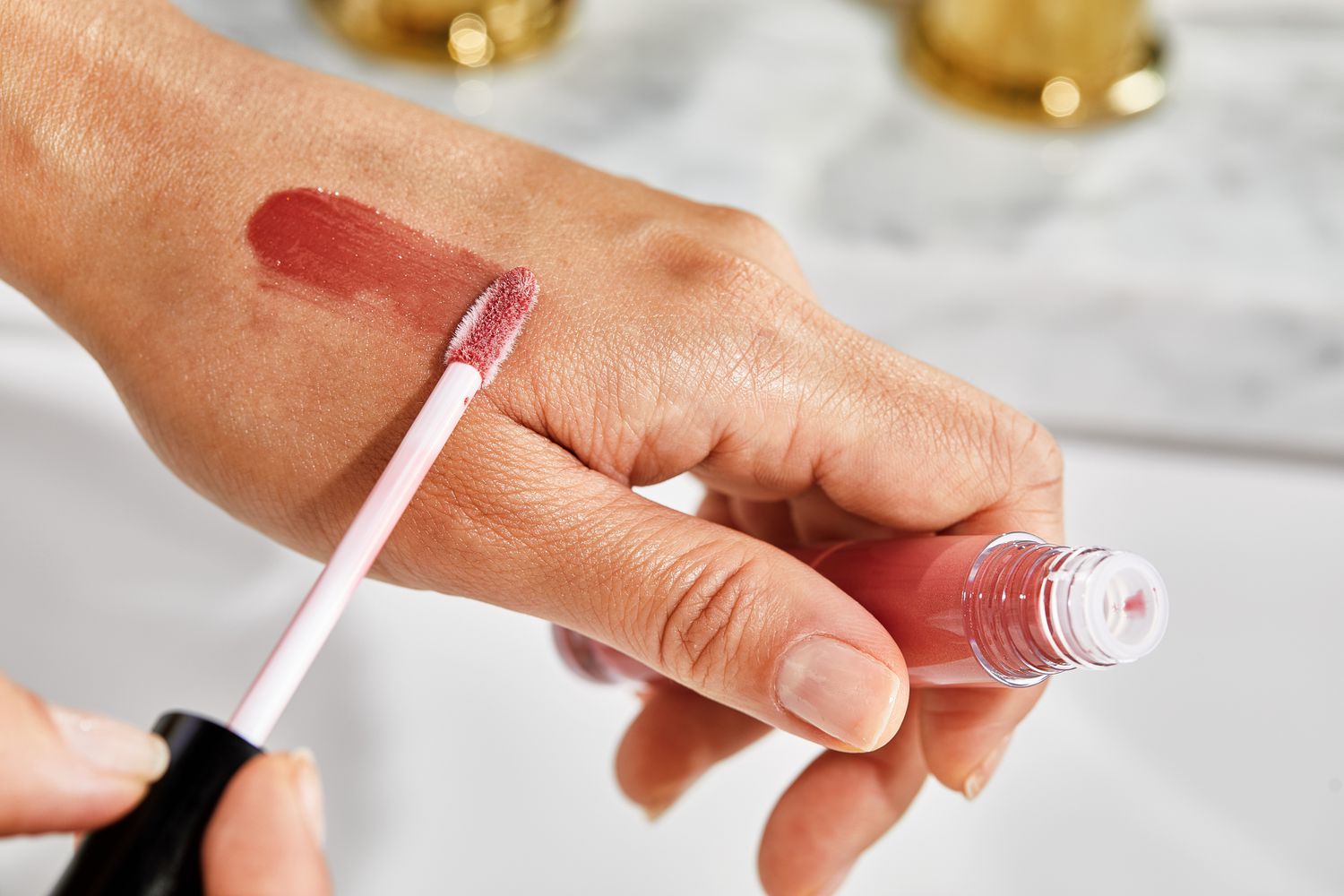 How to Customize Lip Gloss Tubes